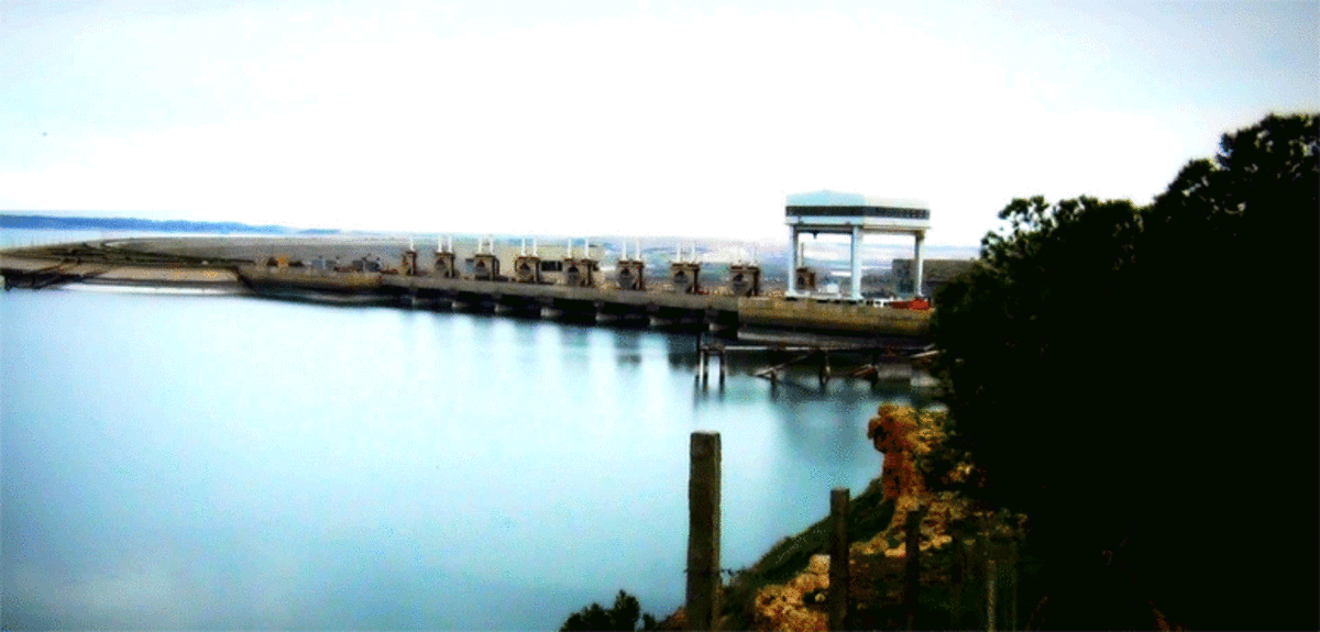 هل يستخدم داعش حيلة انهيار سد الفرات لإخراج قادته من الرقة؟