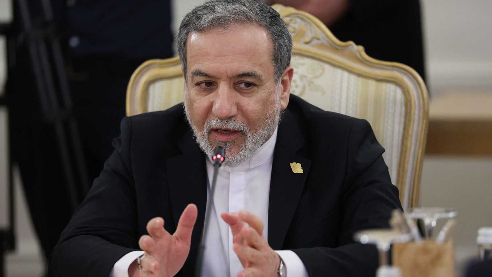 بسبب "آلية الزناد".. عراقجي يقر بوجود "فساد ومافيات" في إيران