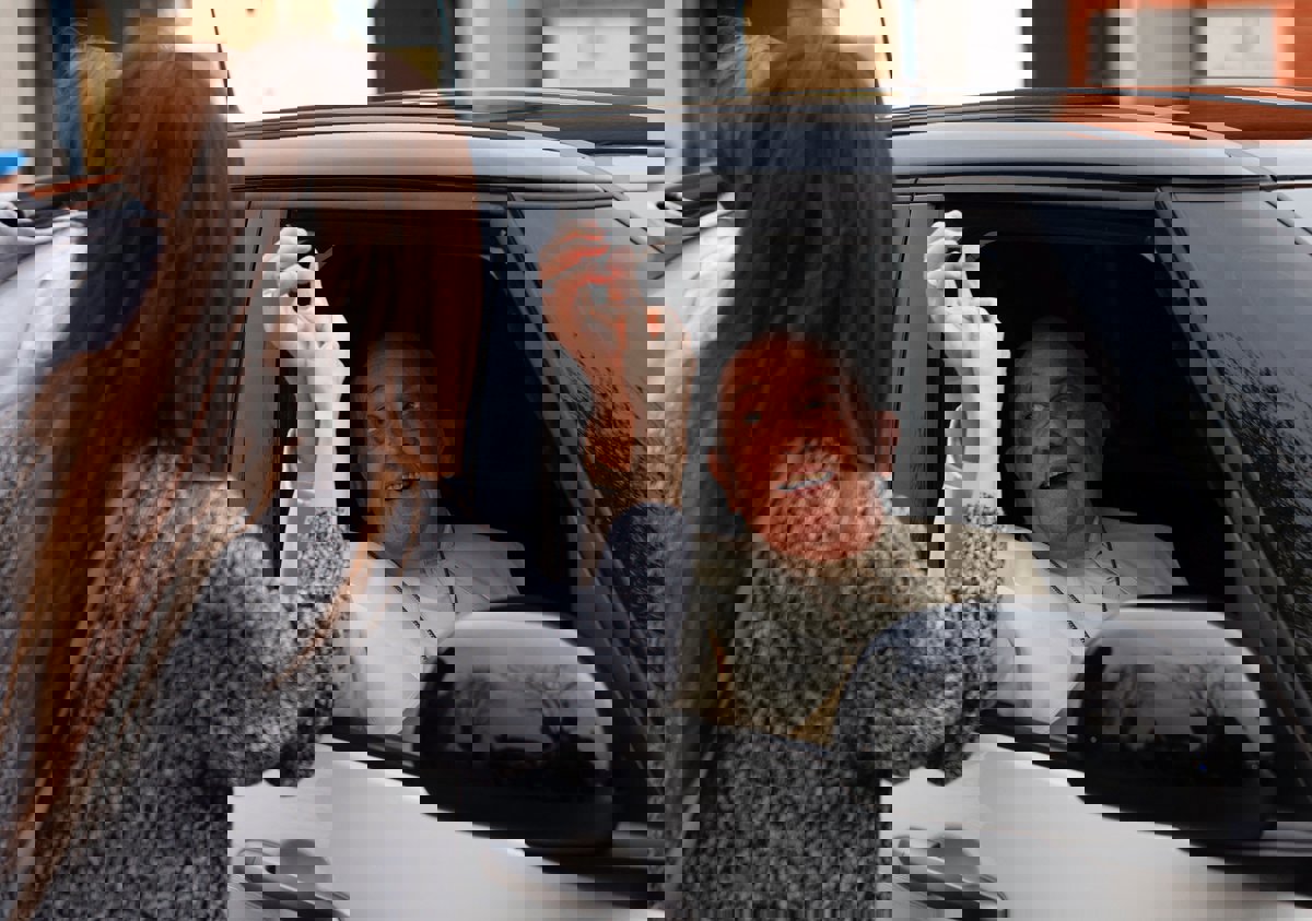 البابا فرنسيس يغسل أقدام سجينات في طقس "خميس الأسرار"