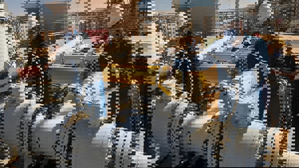 ما هي سيناريوهات وصول برميل النفط إلى 100 دولار فأكثر؟