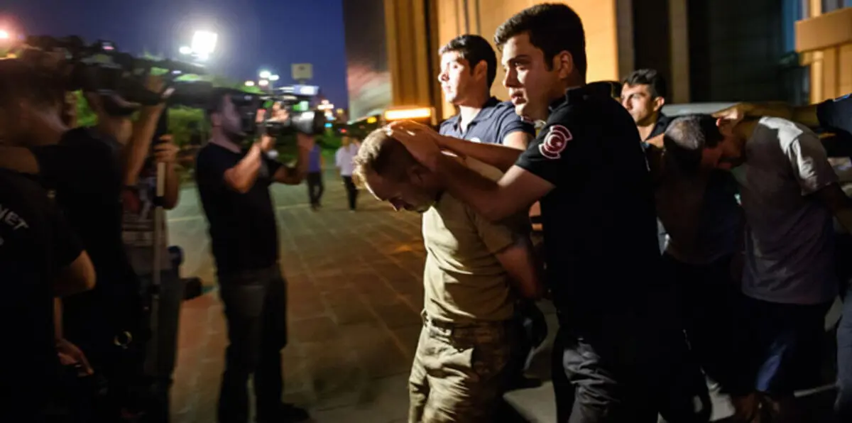 تركيا تعتقل 15 نائبًا ينتمون لـ"الشعوب الديمقراطي" بينهم زعيم الحزب