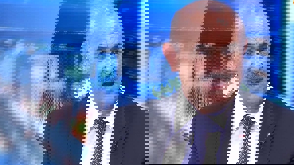 والي صفاقس التونسية يثير جدلا بدعوته لطرد الموظفين المتقاعسين