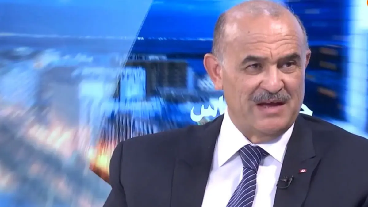 والي صفاقس التونسية يثير جدلا بدعوته لطرد الموظفين المتقاعسين