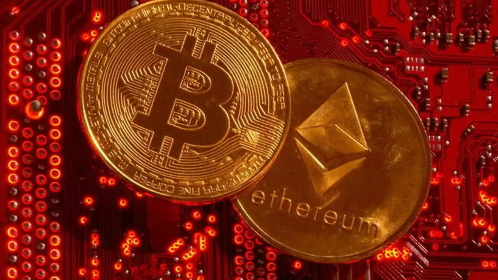 بيتكوين وإيثر تهويان مع توقعات تشديد الاحتياطي الفيدرالي