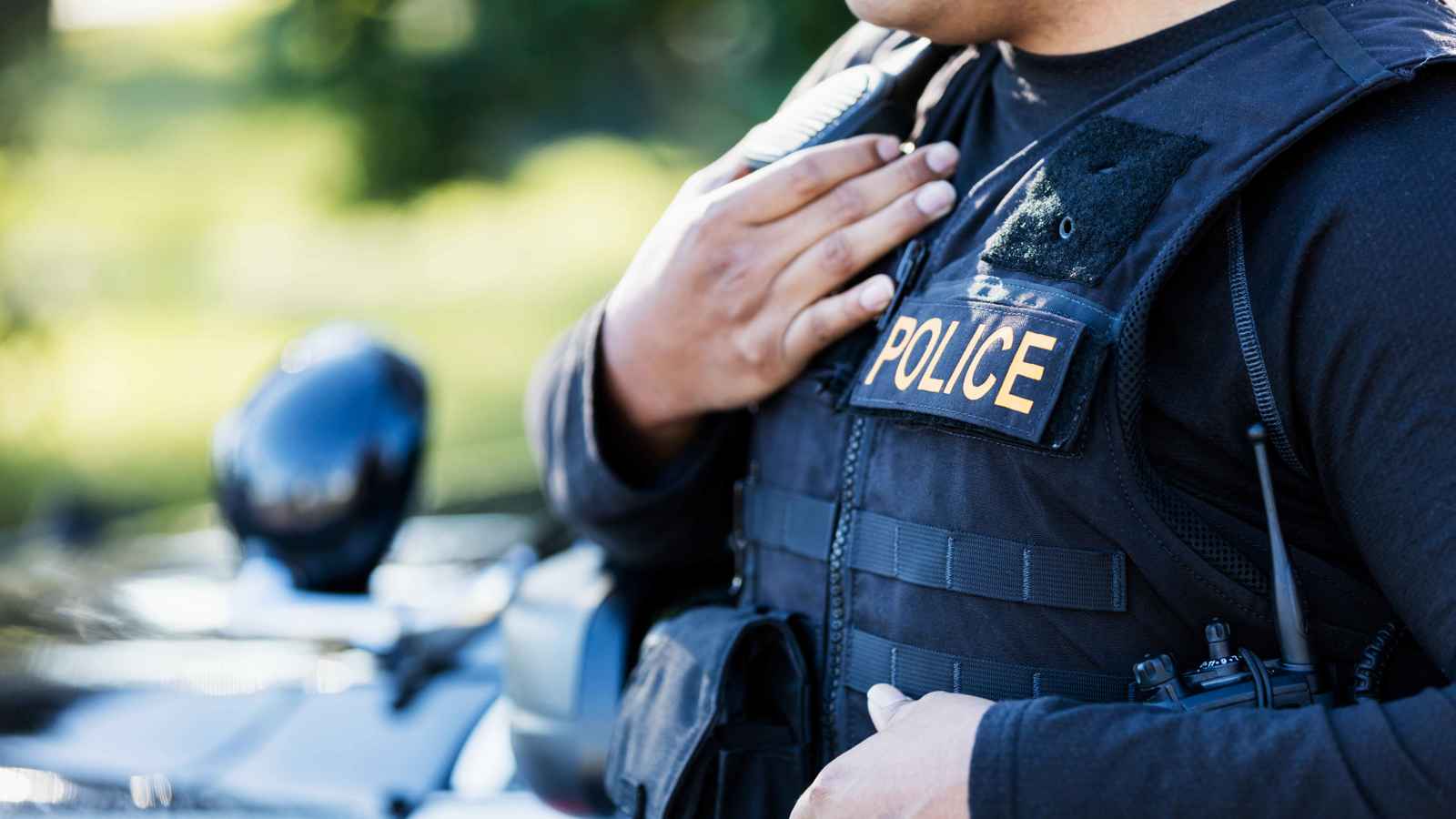 سجين يلفظ أنفاسه الأخيرة على يد الشرطة الأمريكية (فيديو)