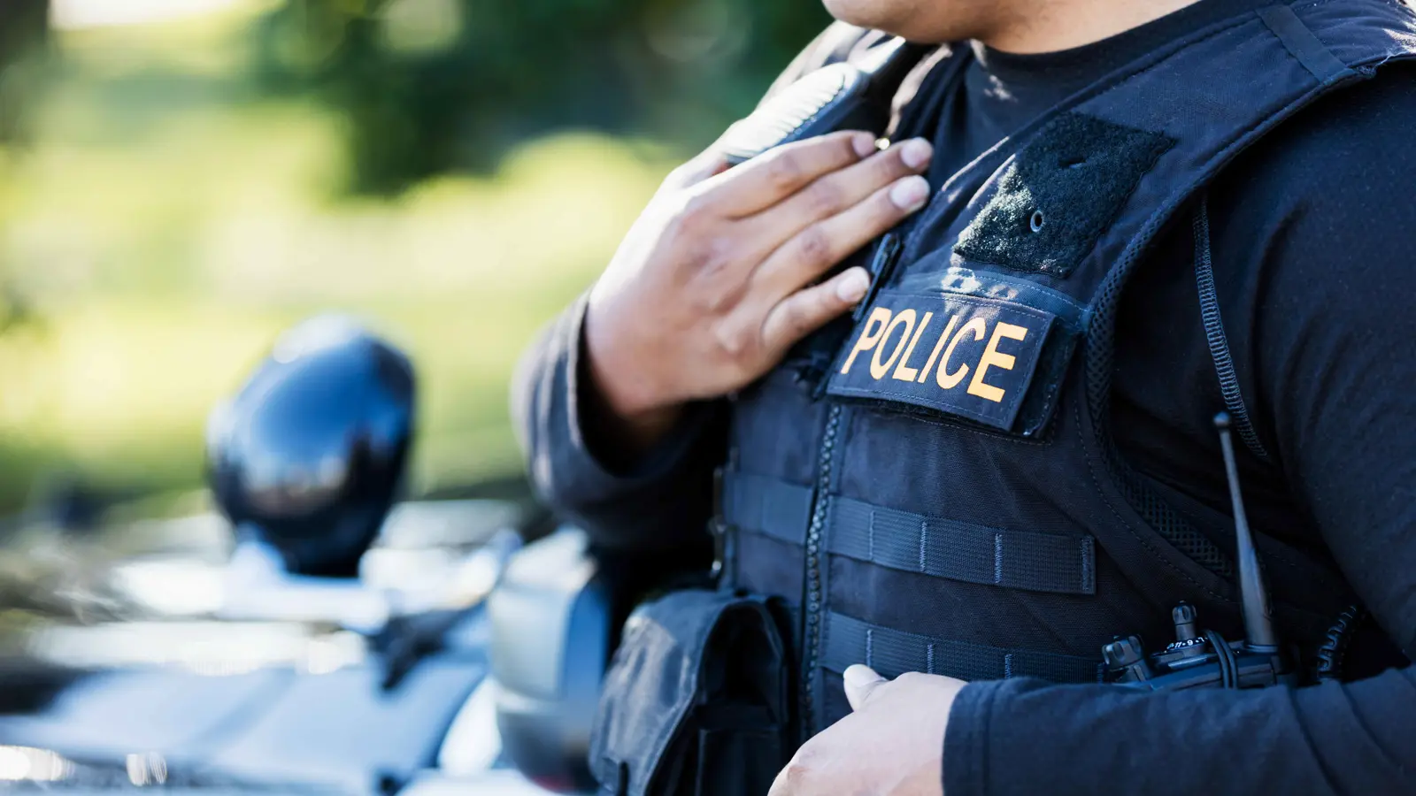 سجين يلفظ أنفاسه الأخيرة على يد الشرطة الأمريكية (فيديو)