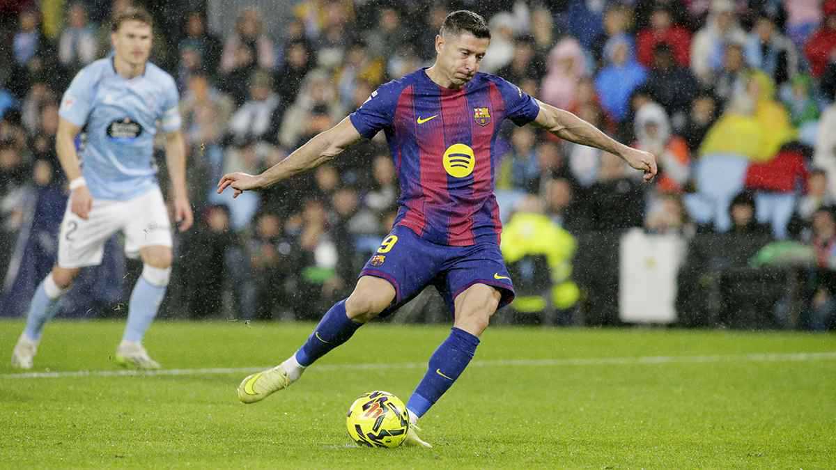 مفاجأة.. لماذا طلب برشلونة من ليفاندوفسكي التوقف عن تسجيل الأهداف؟