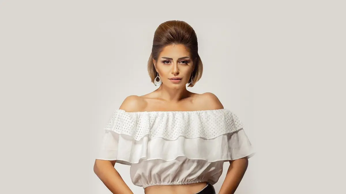 منة فضالي تشارك راغب علامة المسرح وتتراقص على أغانيه 