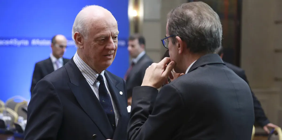 دي ميستورا يدعو الحكومة السورية والمعارضة إلى محادثات في فيينا