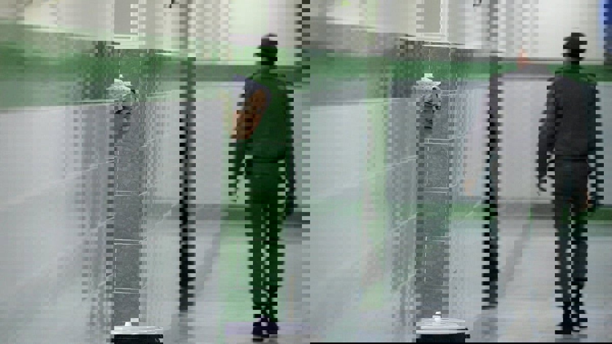 تقرير: تزايد حالات انتحار المعتقلين في سجون إيران