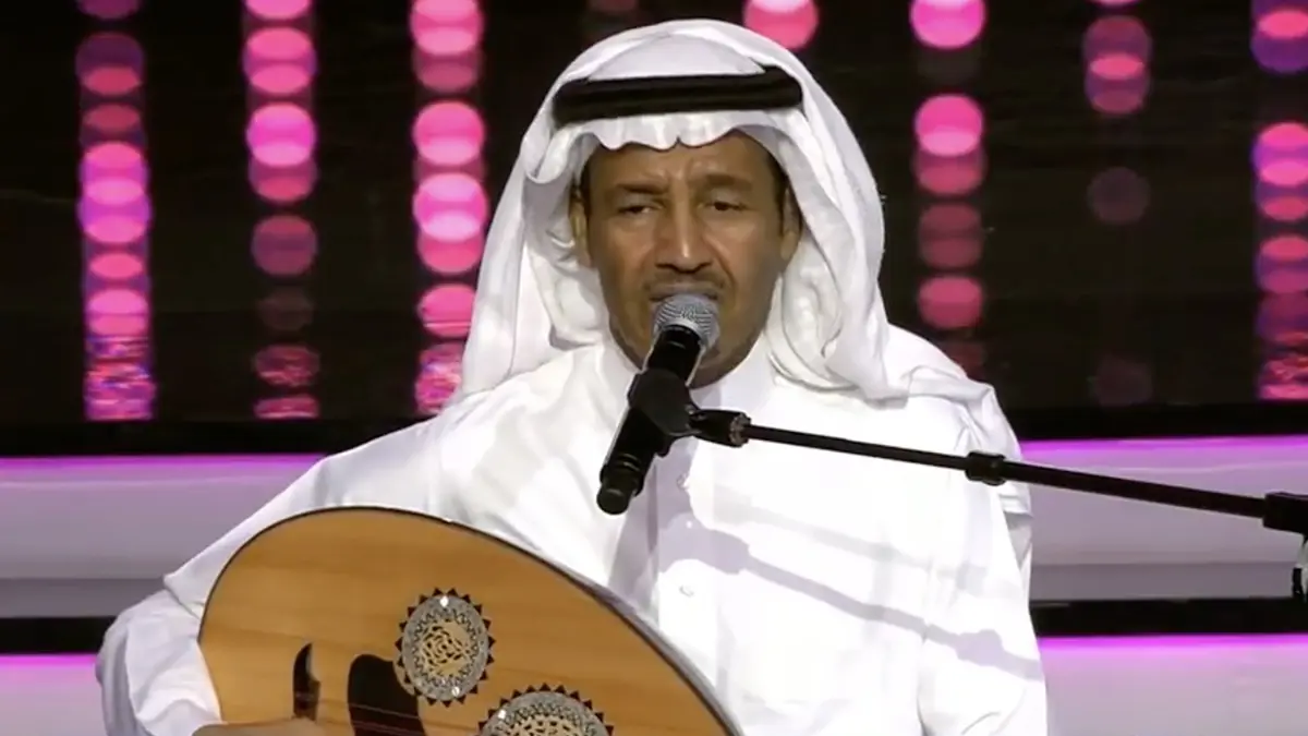 خالد عبدالرحمن ينتقد مهندس الصوت خلال حفل "النماص" في السعودية (فيديو)