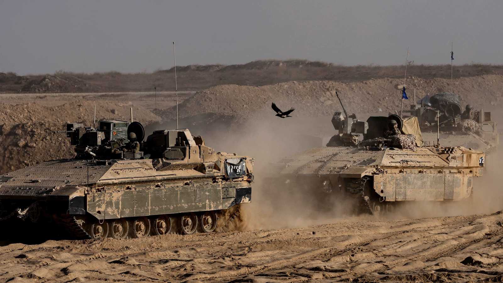 محتجون يقتحمون "مايكروسوفت" تضامنًا مع غزة