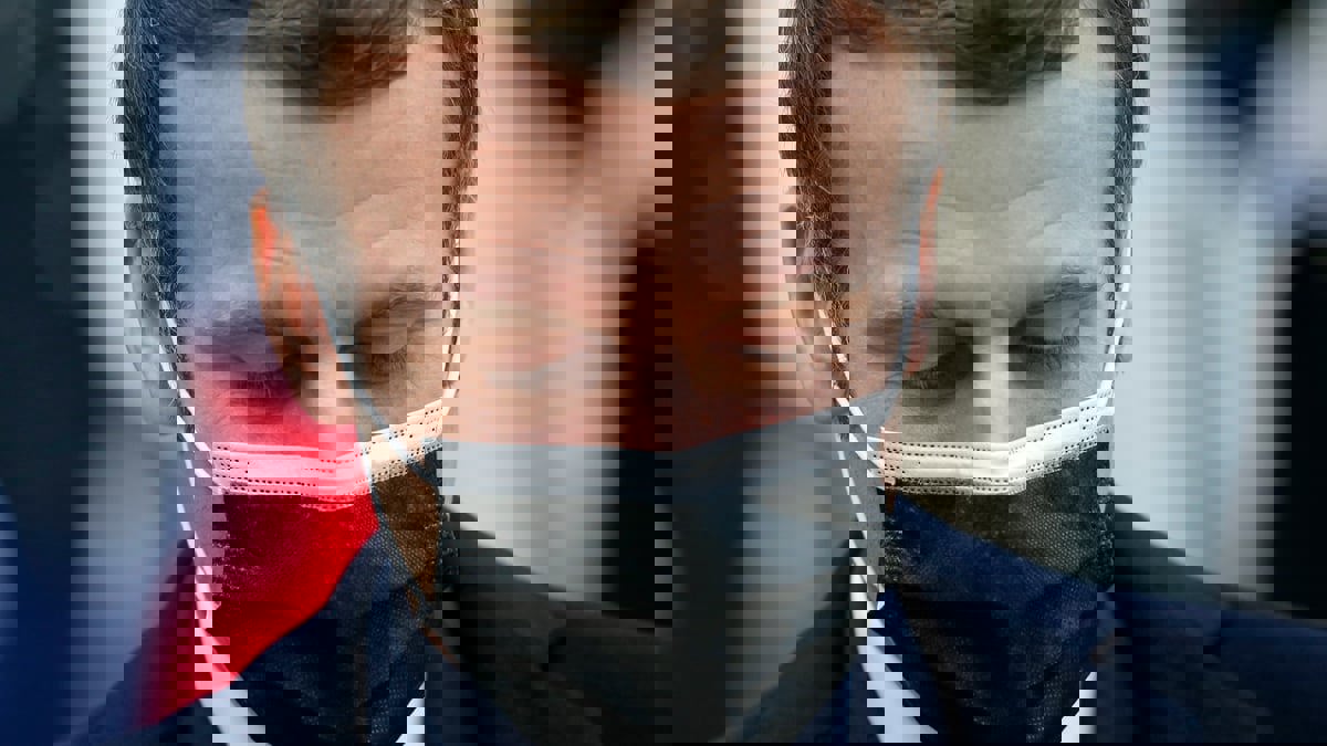 فرنسا.. ماكرون مصمم على إزعاج غير الملقحين وجدل في برلمان بلاده