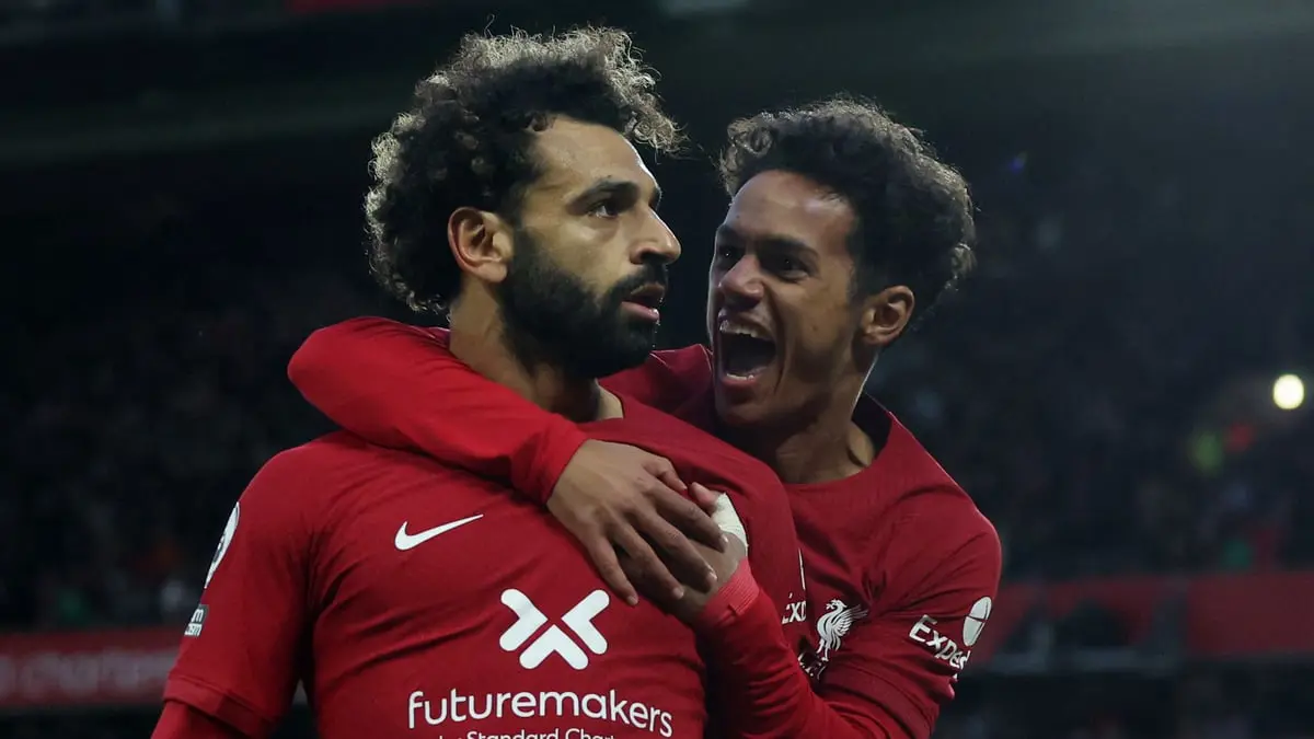 اشتباك بين محمد صلاح وبيرناردو سيلفا.. وطرد كلوب (فيديو)