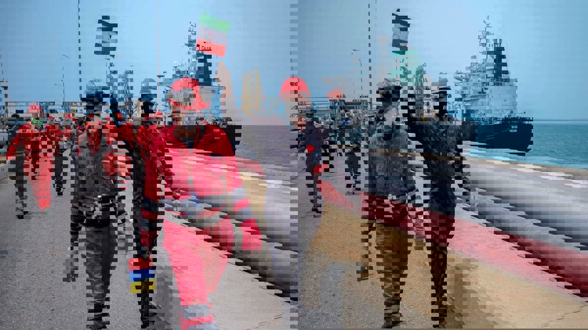 شركات إيرانية تتعاقد على تجديد أكبر مصفاة نفط في فنزويلا