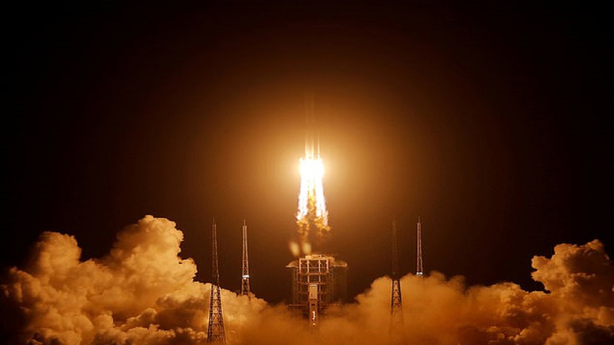 الصين تستعد لاستقبال أول دفعة من الصخور القمرية منذ 45 عامًا (صور)