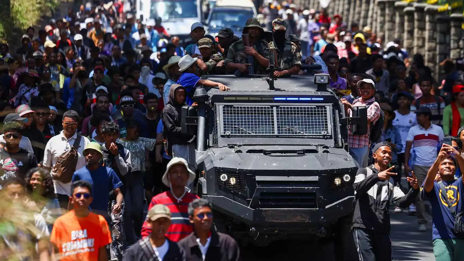 على وقع احتجاجات عارمة.. رئيس مدغشقر يستعد لإلقاء "خطاب حاسم"