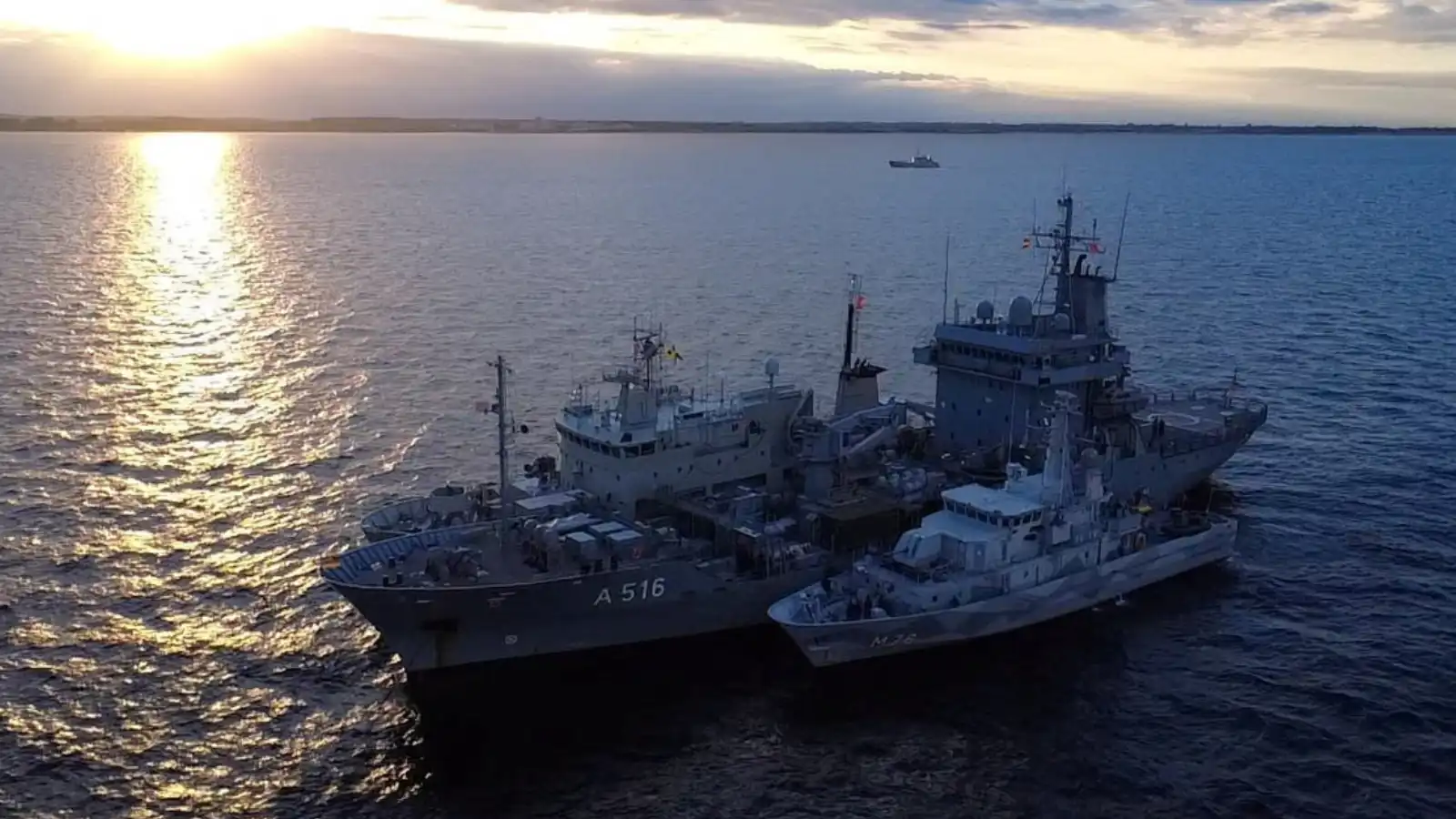 أشباح روسية في بحر البلطيق.. كيف تحولت ناقلة نفط متهالكة إلى منصة تجسس؟