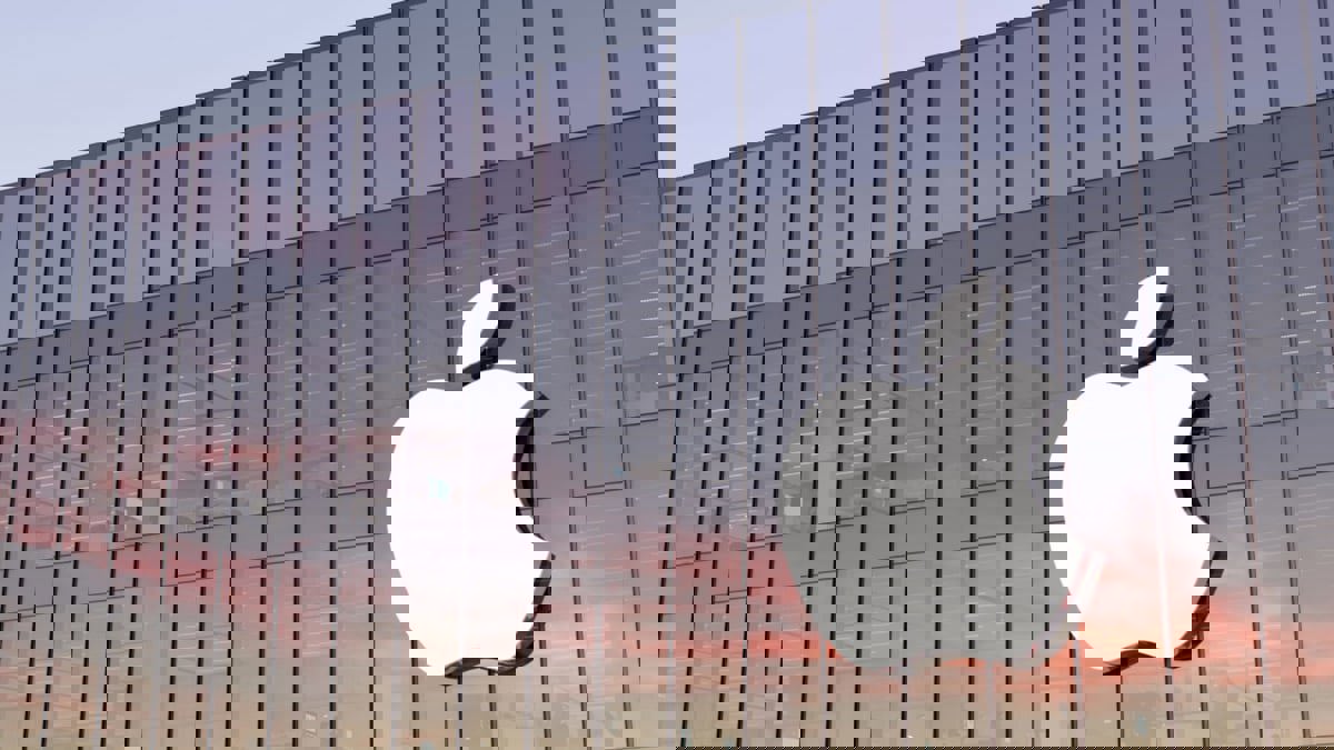 "أبل" تعلن دمجها الذكاء الاصطناعي في أجهزتها