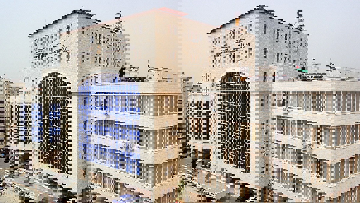 السلطة الفلسطينية تدفع نصف راتب لموظفيها للشهر الثاني على التوالي