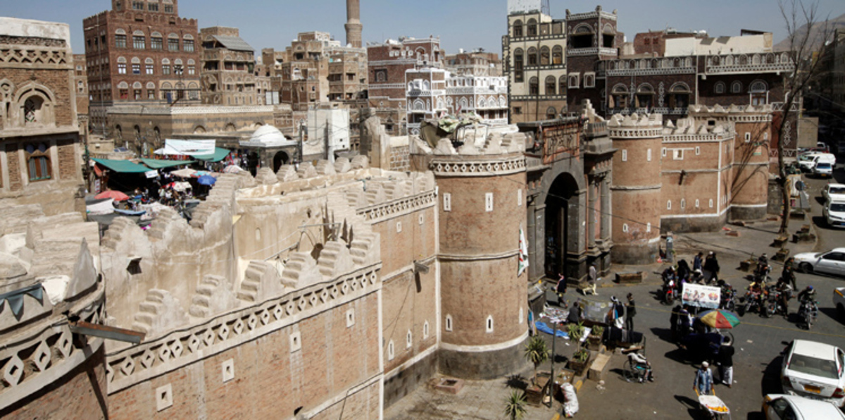 اشتباكات بين الحوثيين وأنصار علي صالح بصنعاء وسقوط قتلى وجرحى