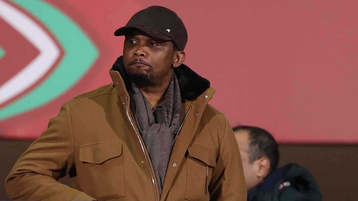 "كاف" يوقف صامويل إيتو بسبب تصرفاته في كأس الأمم الأفريقية 