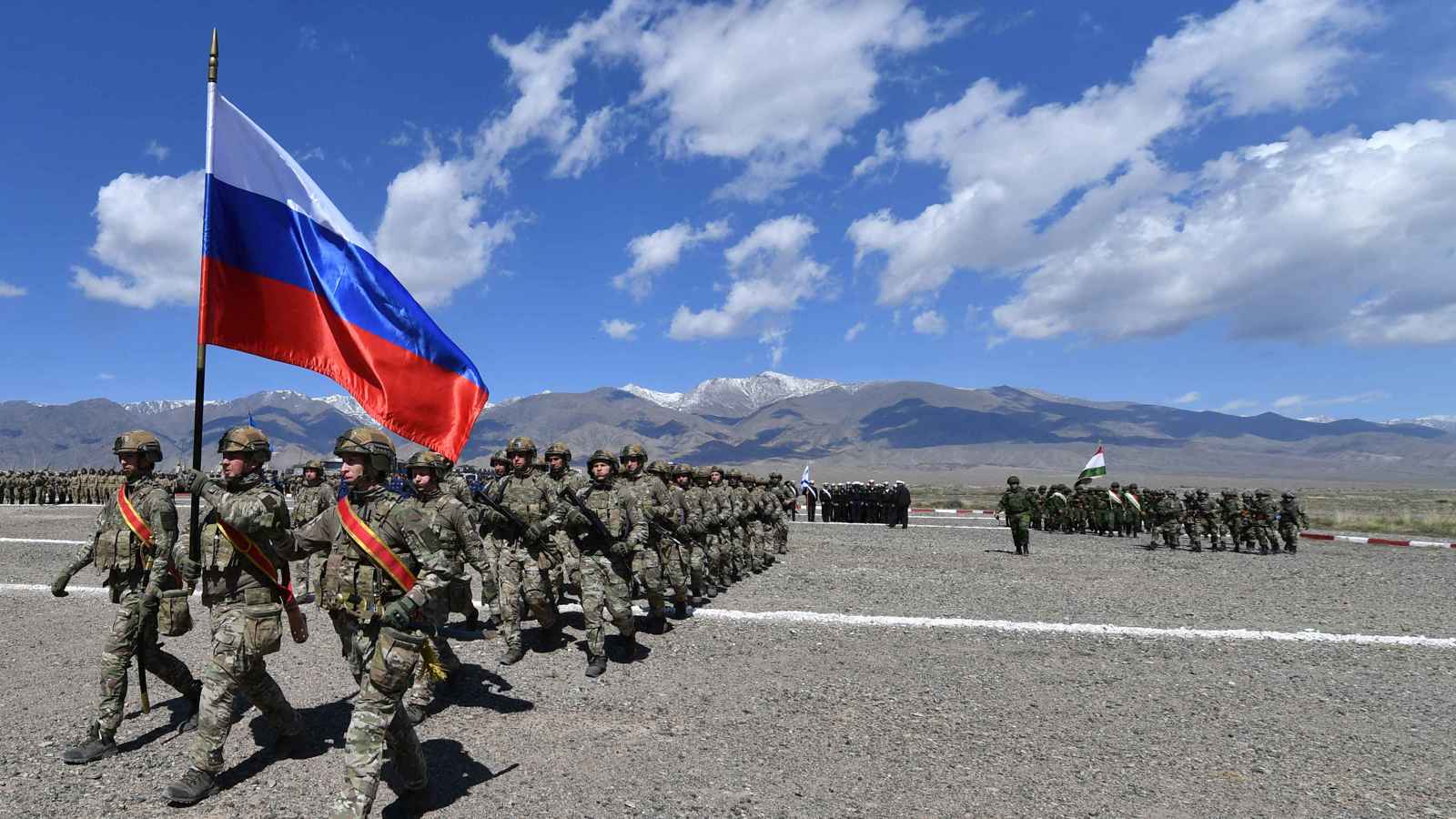 موسكو: سنناقش مستقبل وجودنا العسكري بسوريا مع القيادة الجديدة