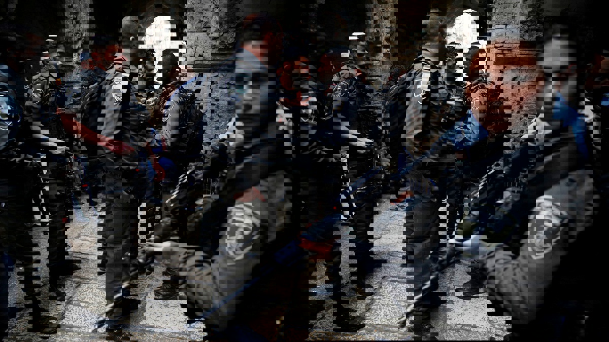 الشاباك يعلن اعتقال 4 أشخاص جندتهم "حماس"