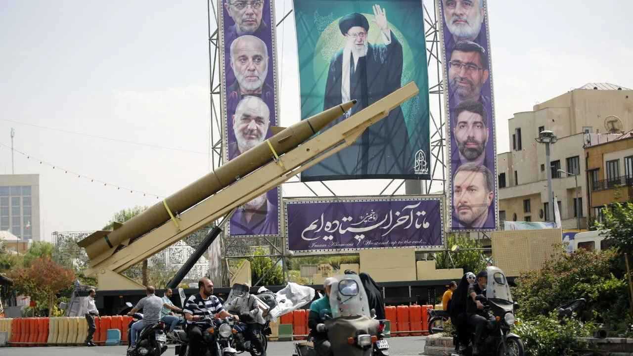 ما بين تغيير النظام وكابوس الصواريخ.. معضلة تل أبيب في إيران تزداد تعقيدًا