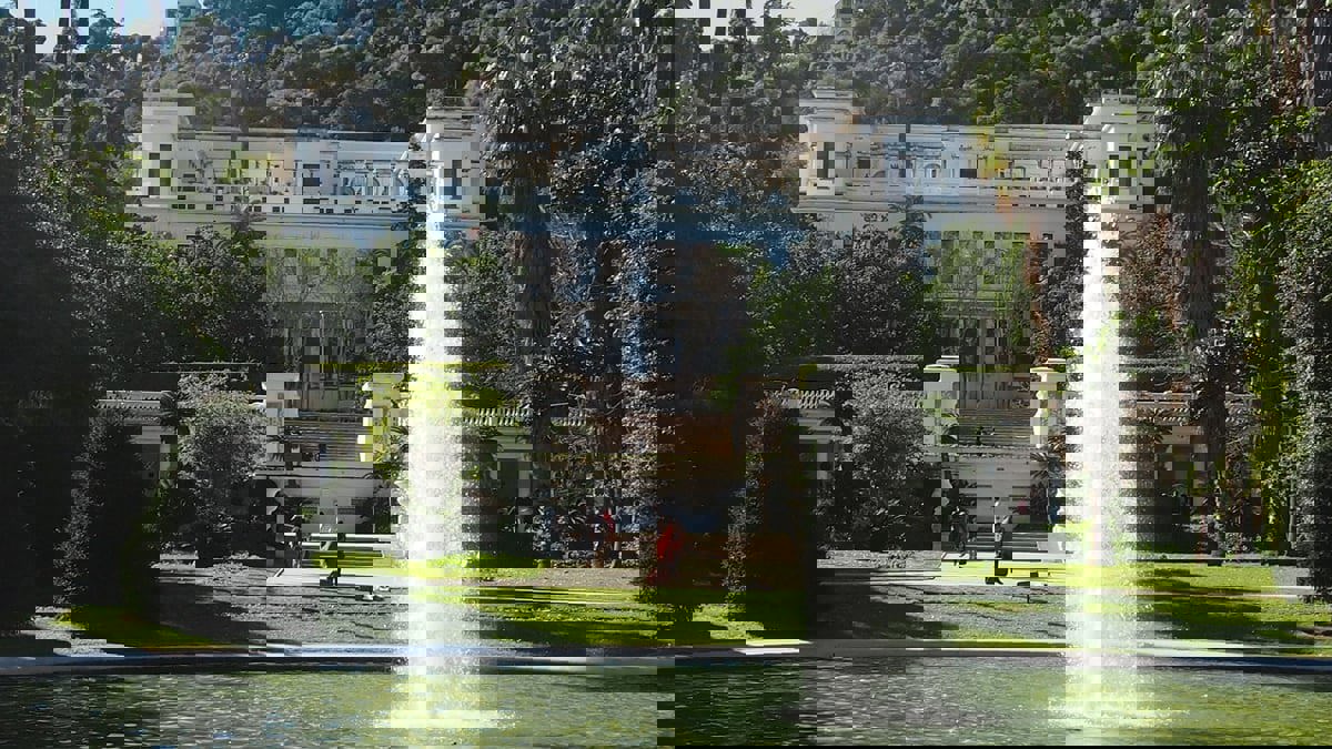 في ذكرى الاستقلال.. "أسياد الفن الجزائري" يكثف 100 عام من الإبداع