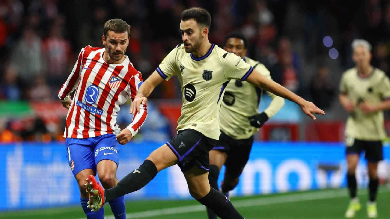 "نستطيع تسجيل أكثر من 4 أهداف" .. نجم برشلونة يتوعد أتلتيكو مدريد 