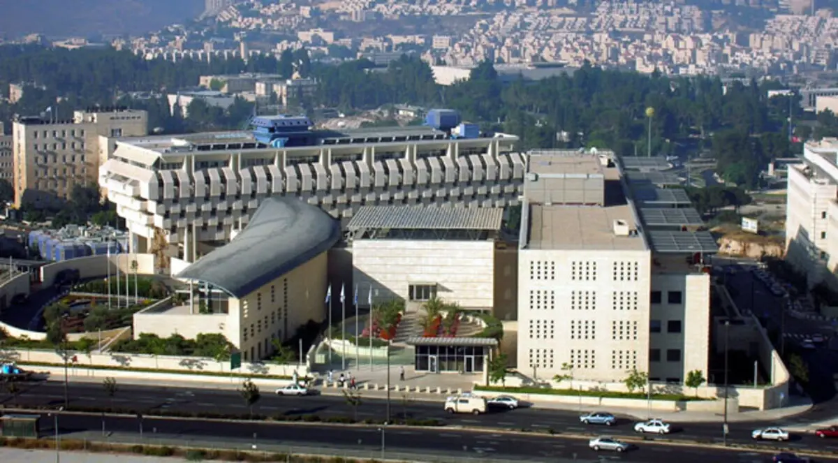 مسؤول بالخارجية الإسرائيلية يلتقي شخصية سعودية (صور)