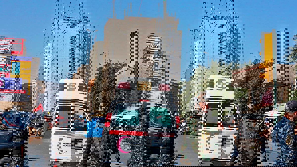 وفاة إيراني واصابة 15 آخرين بانقلاب حافلتهم في بغداد