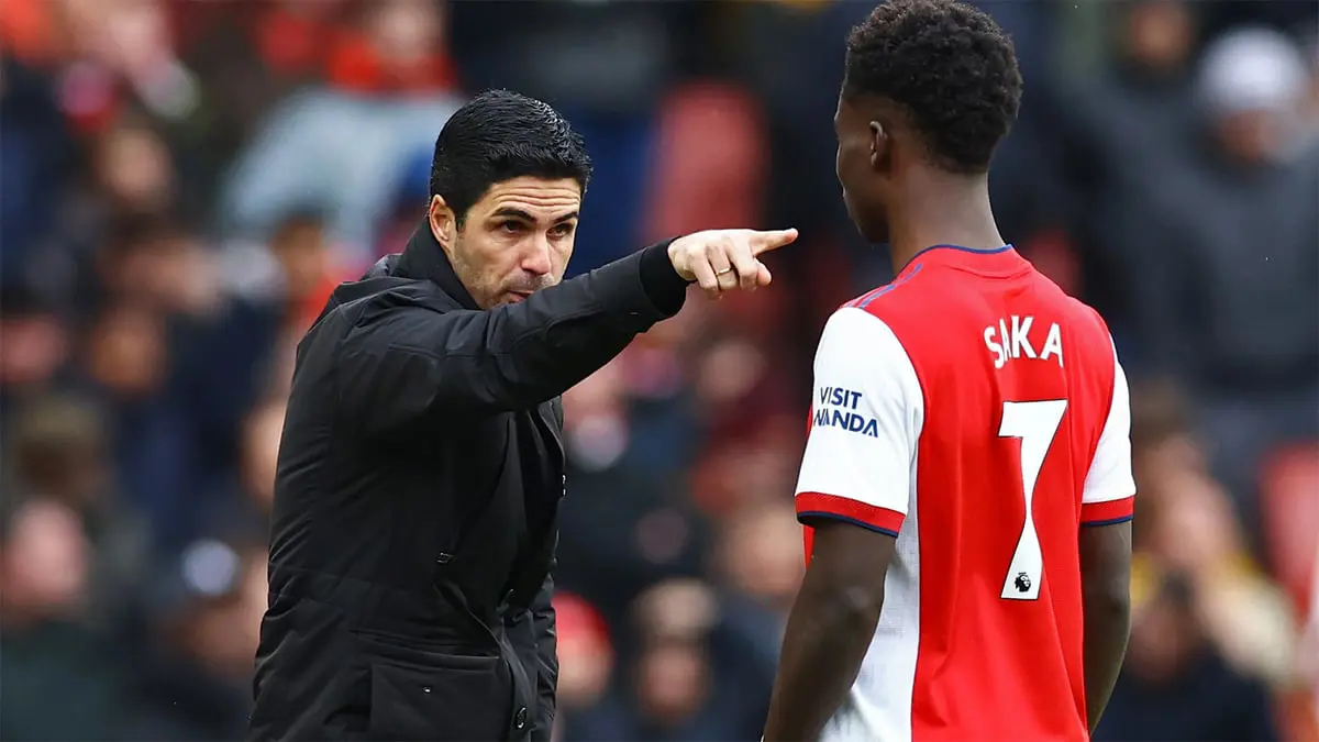 أرتيتا يكشف مصير ساكا مع آرسنال