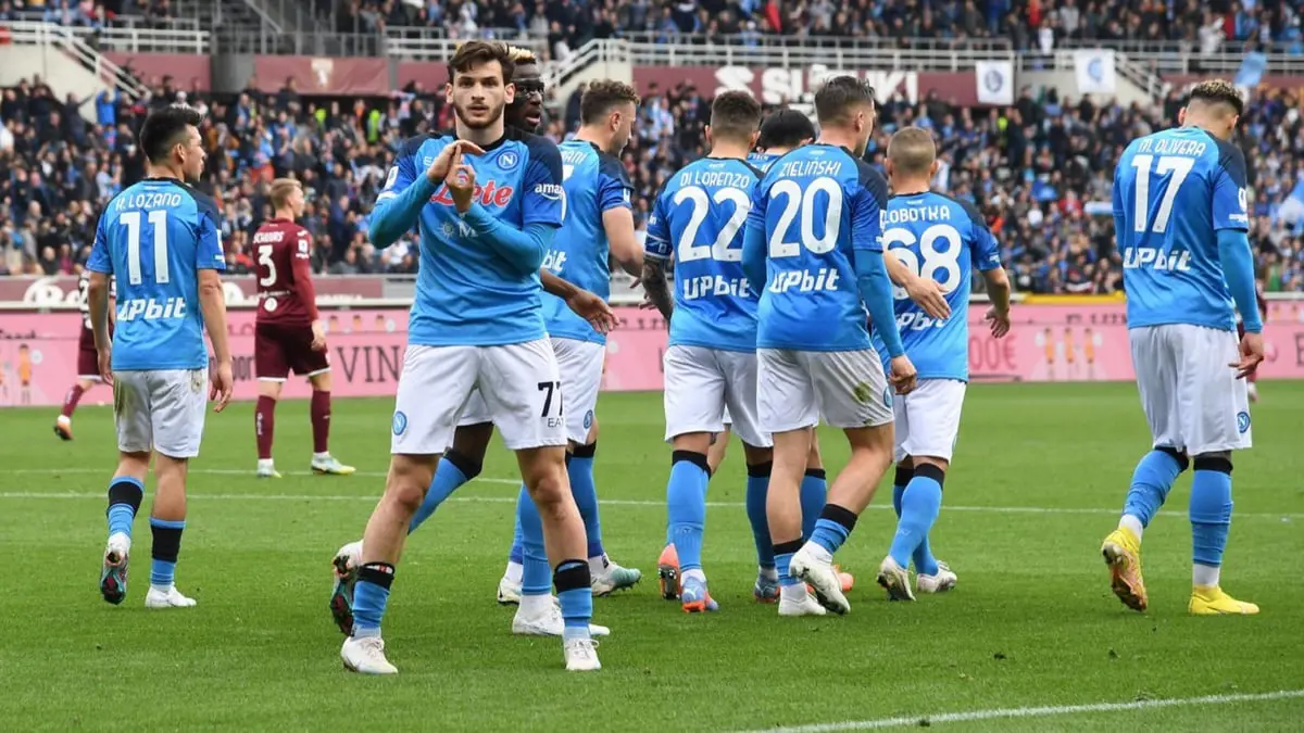 ترتيب الدوري الإيطالي: نابولي يكتسح تورينو ويقترب من التتويج باللقب.. ولاتسيو يقهر روما (فيديو)