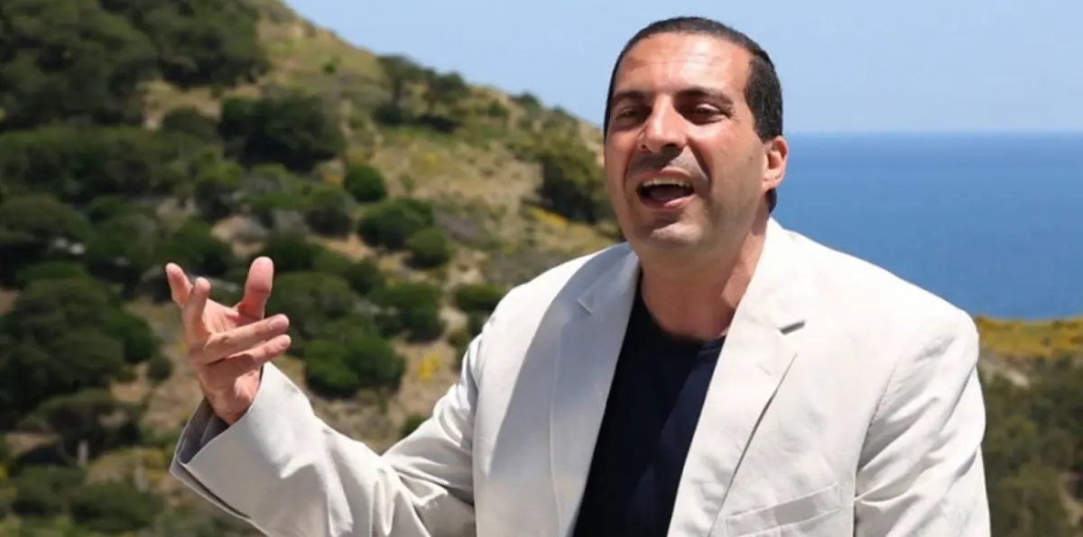 عمرو خالد يحذف إعلان الدواجن بعد سخرية المصريين (فيديو)