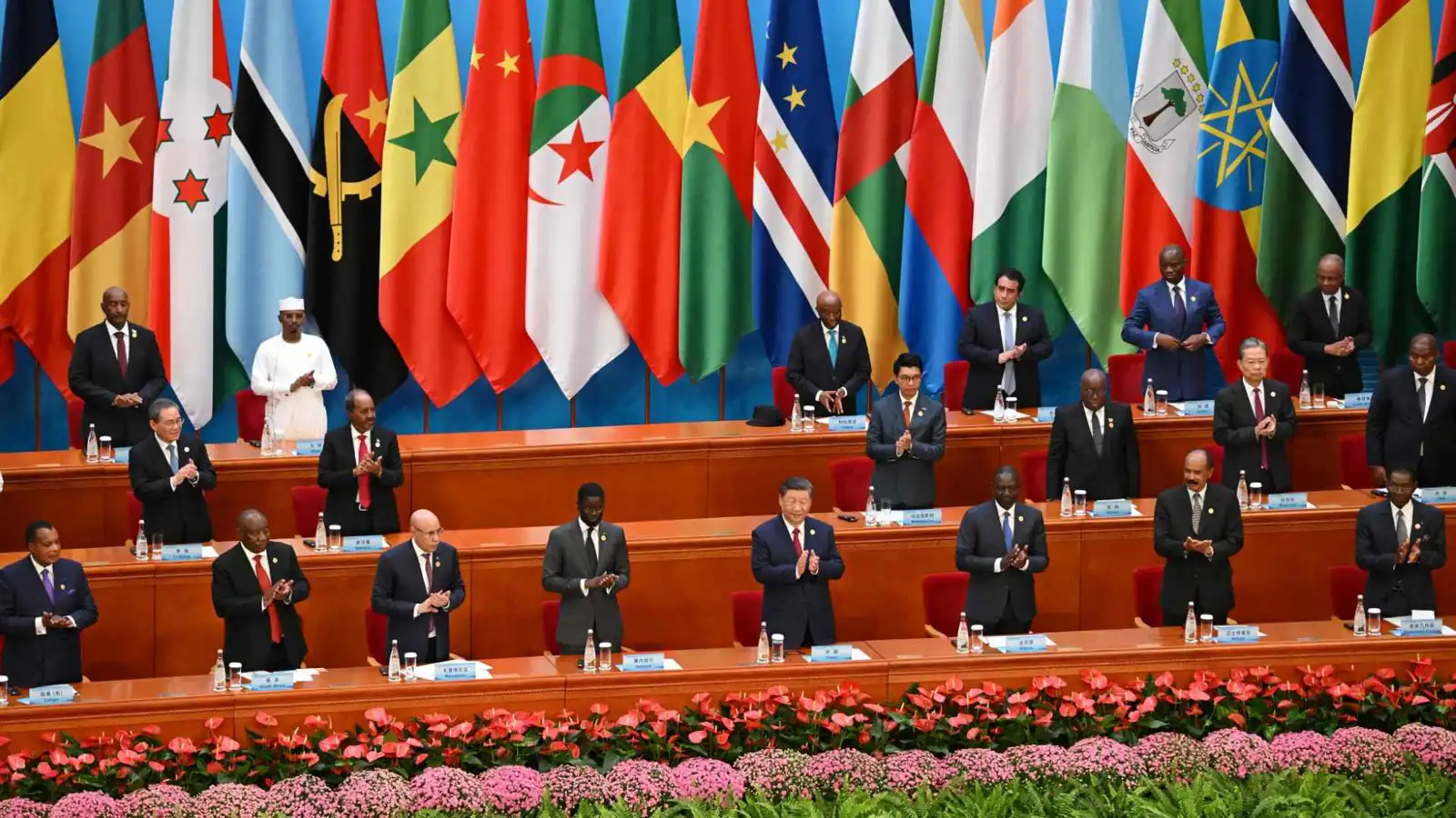 من التمويل إلى الاستحواذ.. كيف التهم "التنين الصيني" أصول إفريقيا؟