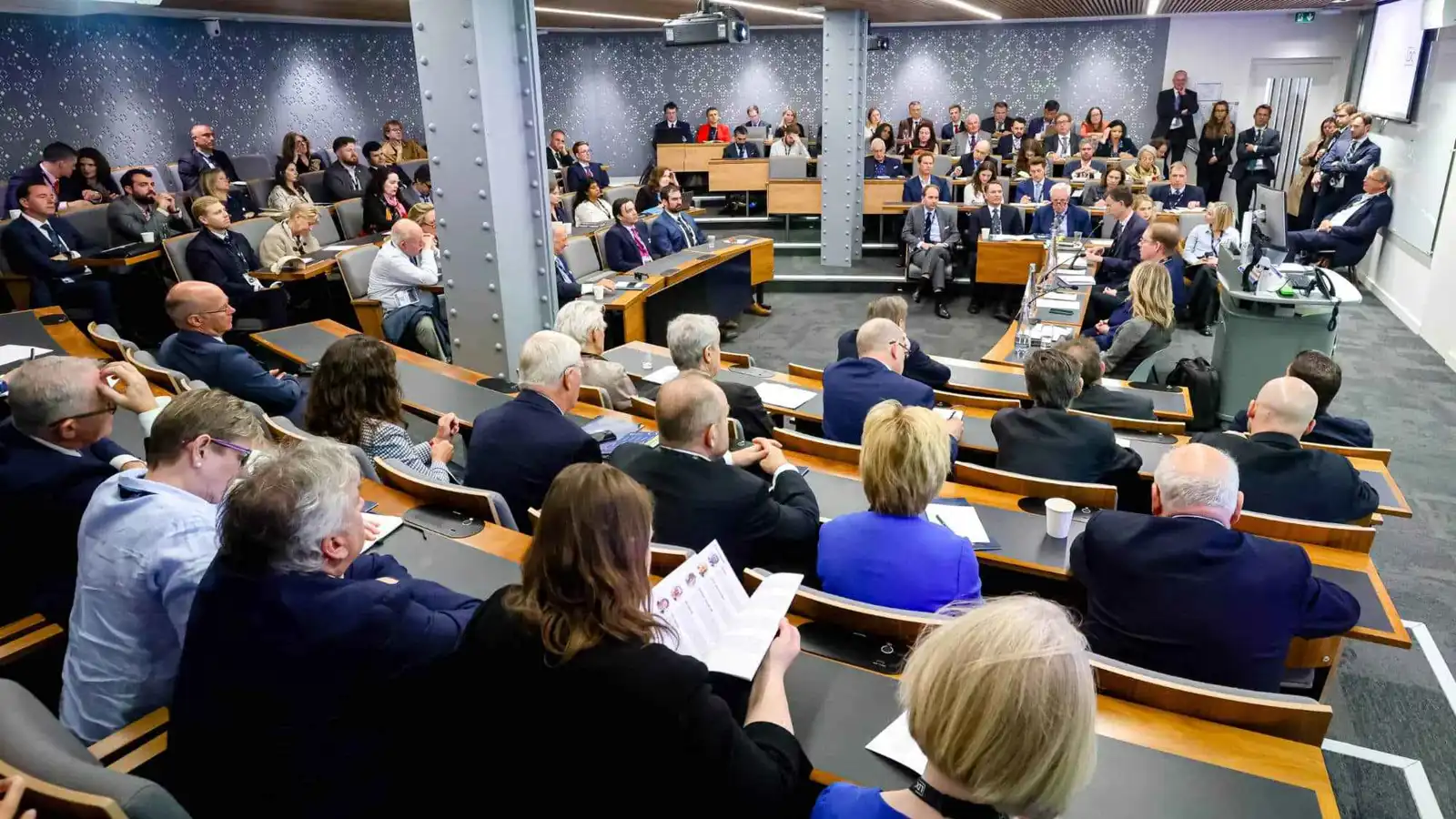 "الجميع غير مستعد للحرب".. تقييم عسكري خطير يكشف ترهل الدفاع الأوروبي