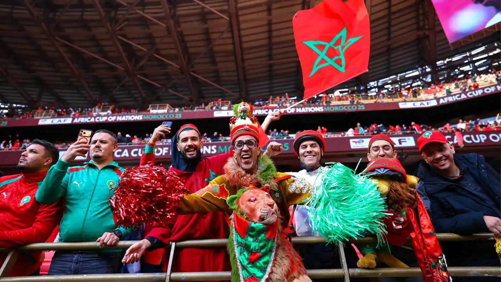 احتفالات عارمة في المغرب بعد قرار الكاف (فيديو)