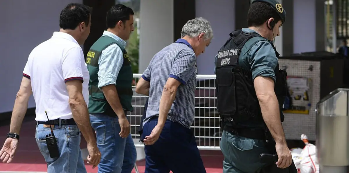 اهتزاز كرة القدم الإسبانية بعد فضيحة رئيس الاتحاد