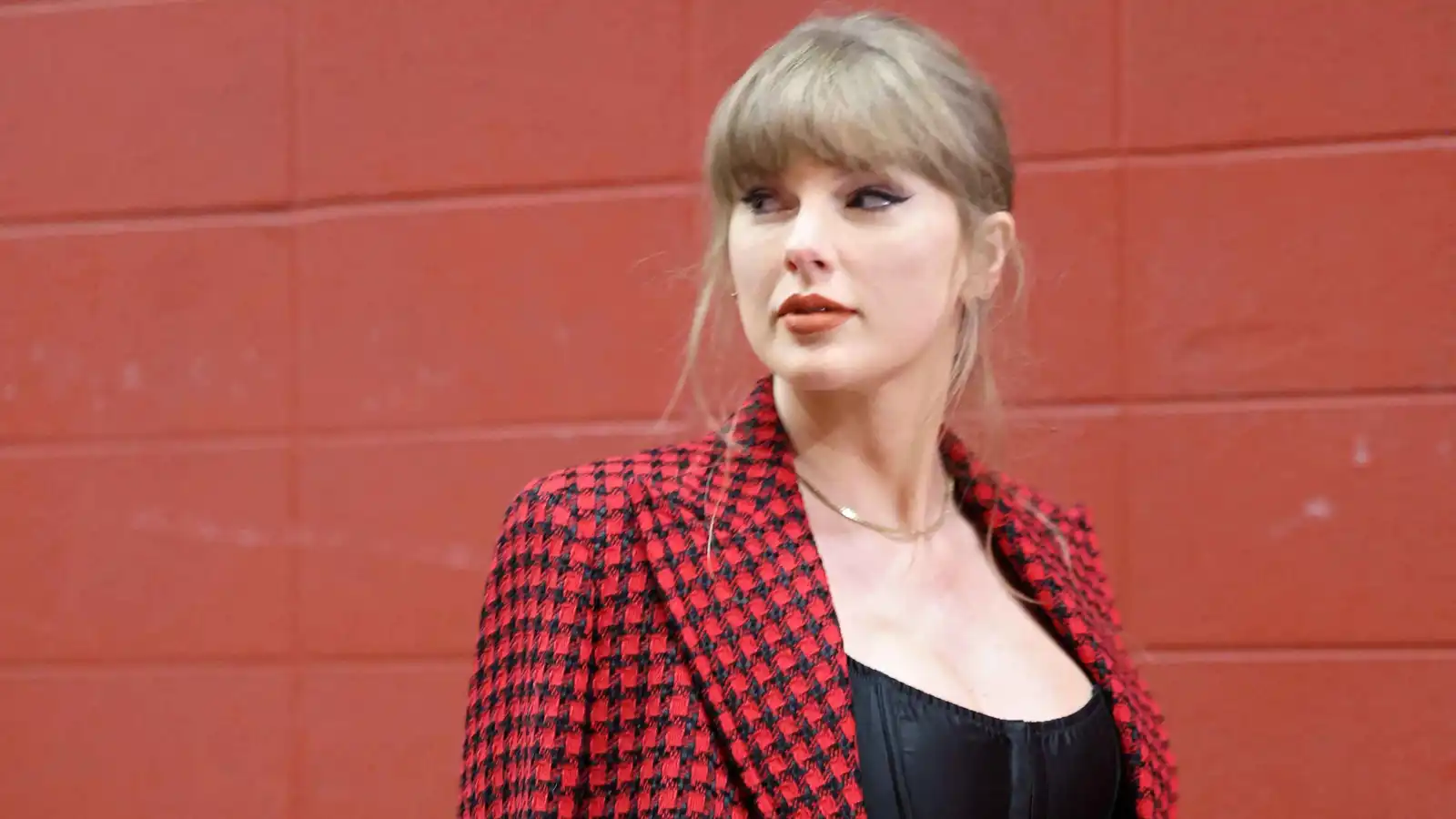 تايلور سويفت تواجه انتقادات بعد تسريب كلمات أغنيتها الجديدة