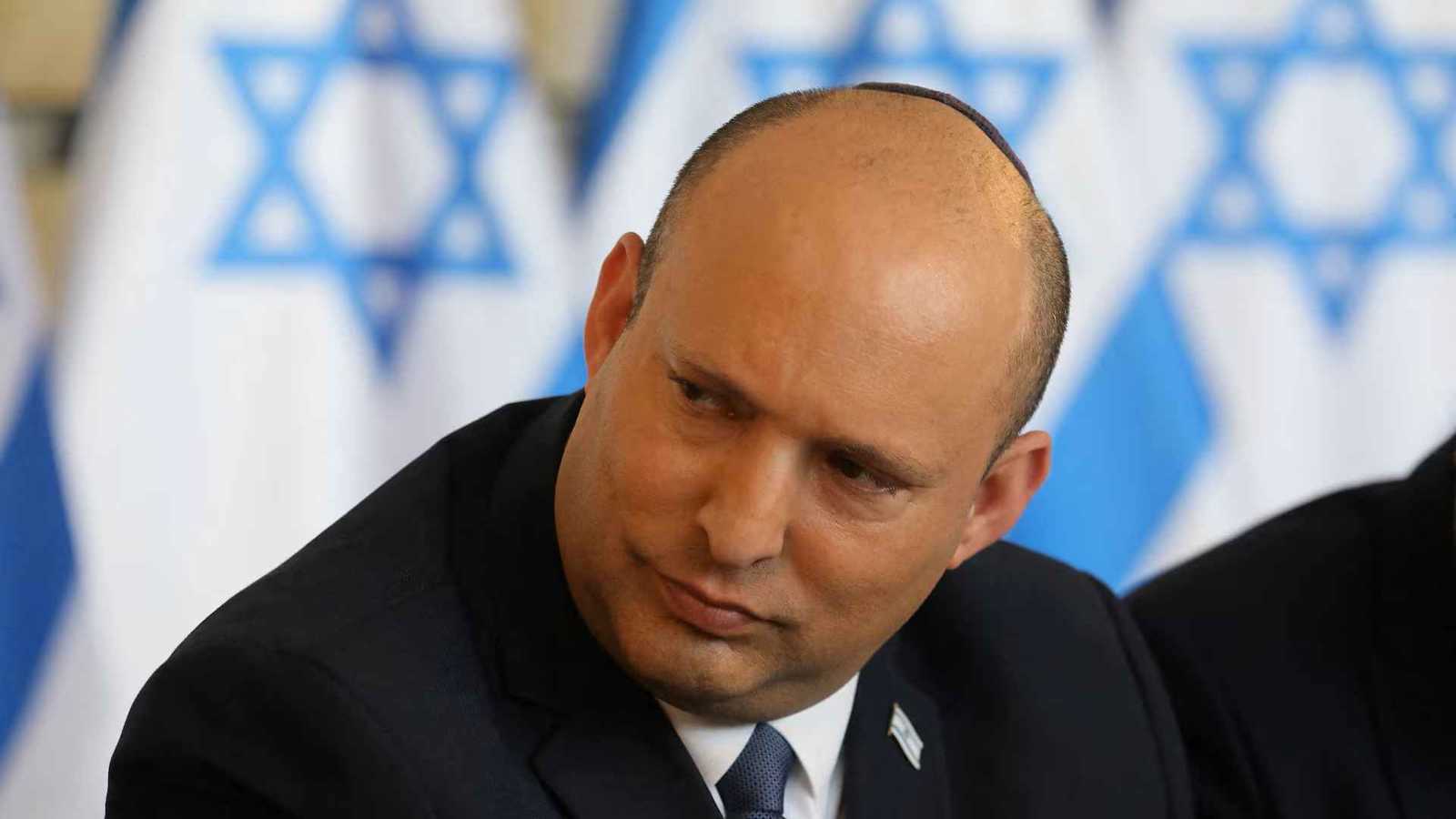 بينيت يقدم شكوى رسمية بعد اختراق حسابه على "تيليغرام"