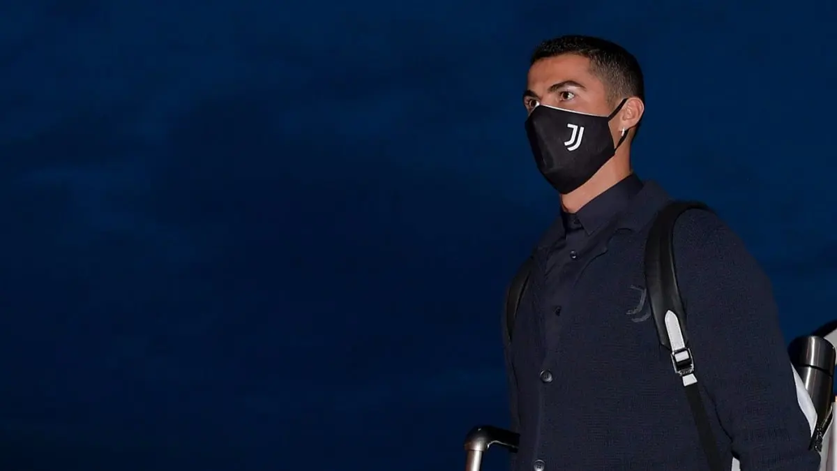 جماهير برشلونة تستقبل كريستيانو رونالدو بصافرات الاستهجان (فيديو)