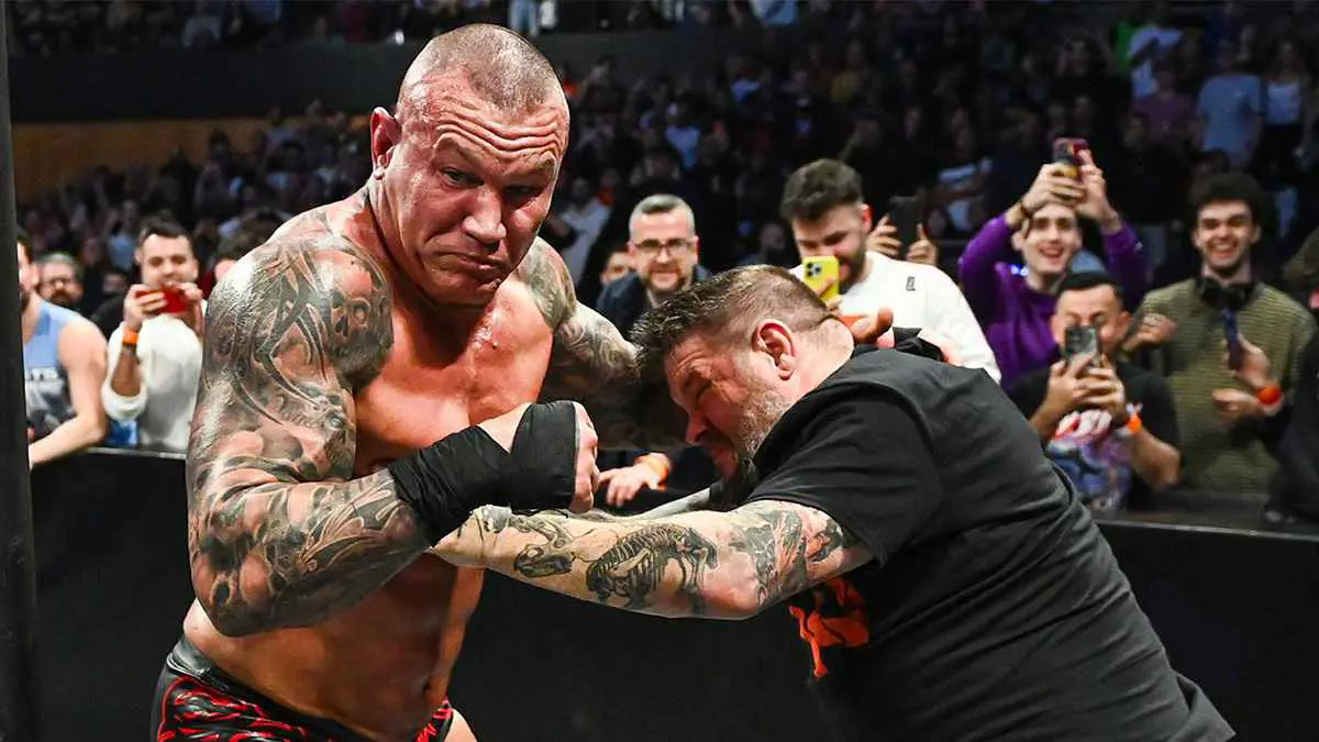 نتائج عرض سماكداون: انتصار راندي أورتن وعودة رومان رينز (فيديو)