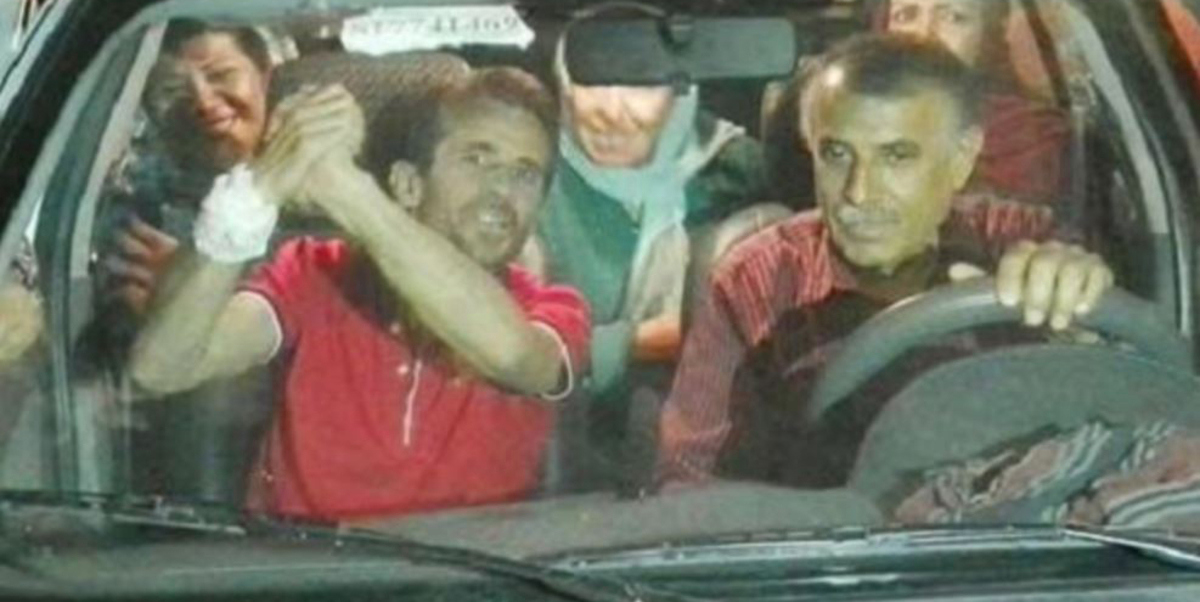 إيران تفرج عن رئيس اتحاد العمال بعد إضرابه عن الطعام