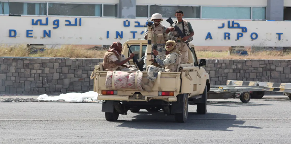 مصادر: استخدام ألوية الحماية الرئاسية للمدنيين في تهريب الأسلحة إلى عدن استهتار بالشعب اليمني