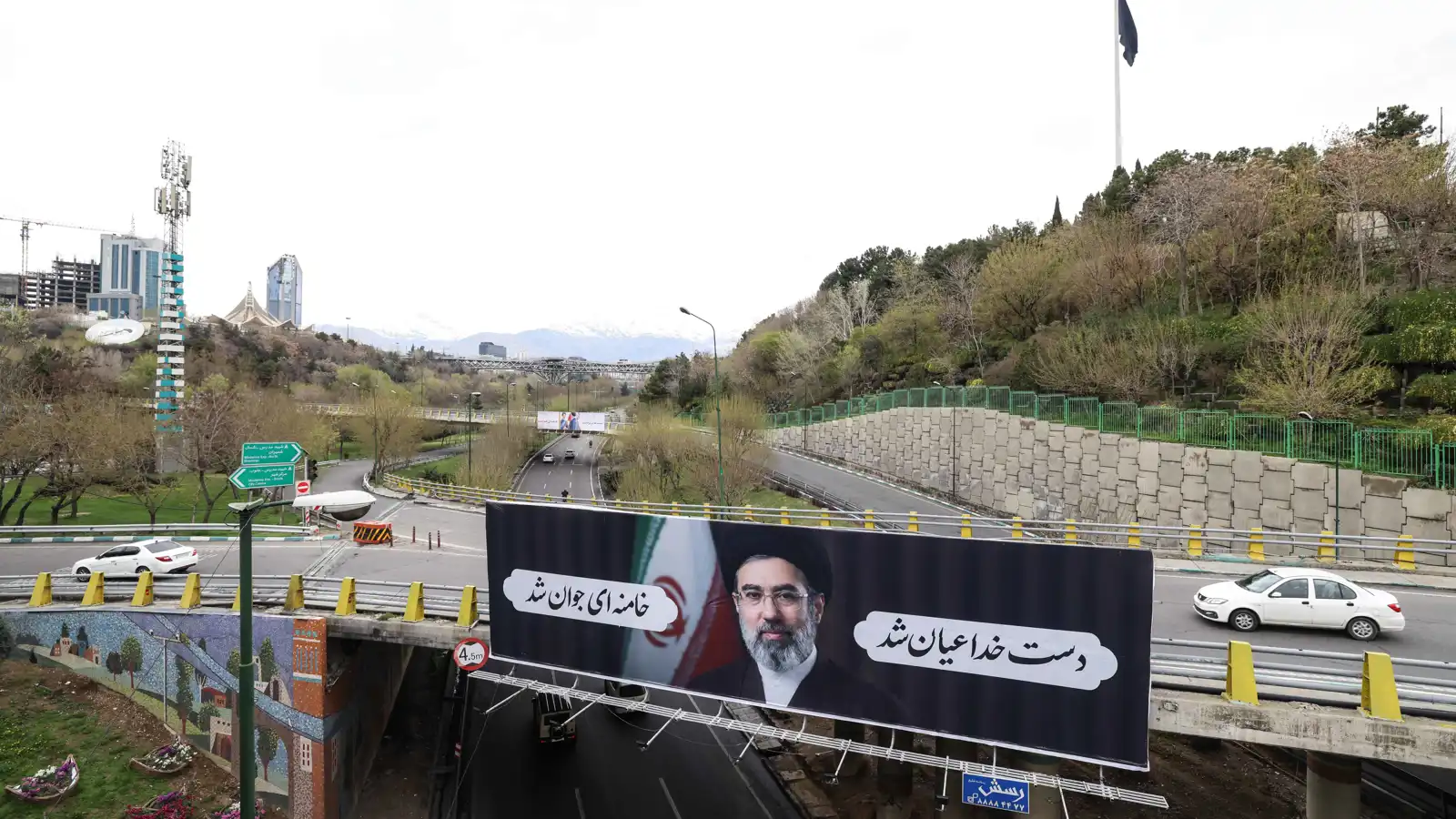 الجيش الإسرائيلي يحذر الإيرانيين من استعمال القطارات