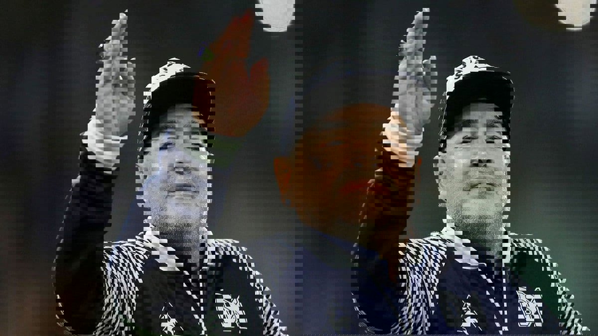 القضاء الأرجنتيني يمهل محامي مارادونا 10 أيام لتقديم معلومات عن ممتلكات النجم الراحل