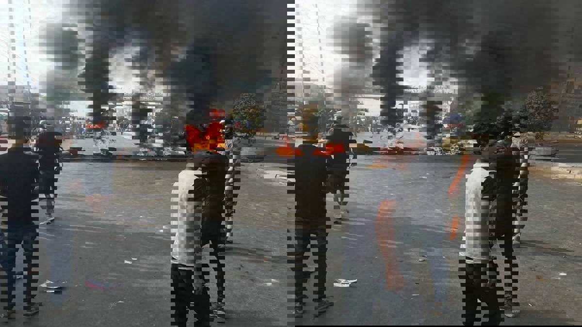 وسط مطالبات بتنحي عبدالمهدي.. تظاهرات غاضبة في بغداد وانتشار عسكري كثيف (صور وفيديو)