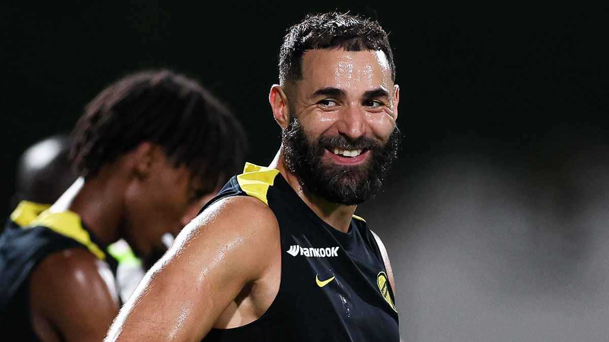 لا تسدد.. خالد الشنيف يوجه رسالة نارية إلى بنزيما (فيديو)